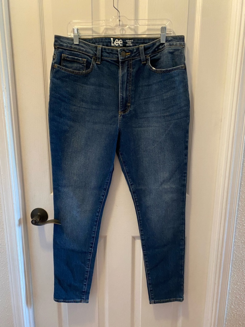 Lee Slim Straight Jeans in Dark Blue Wash